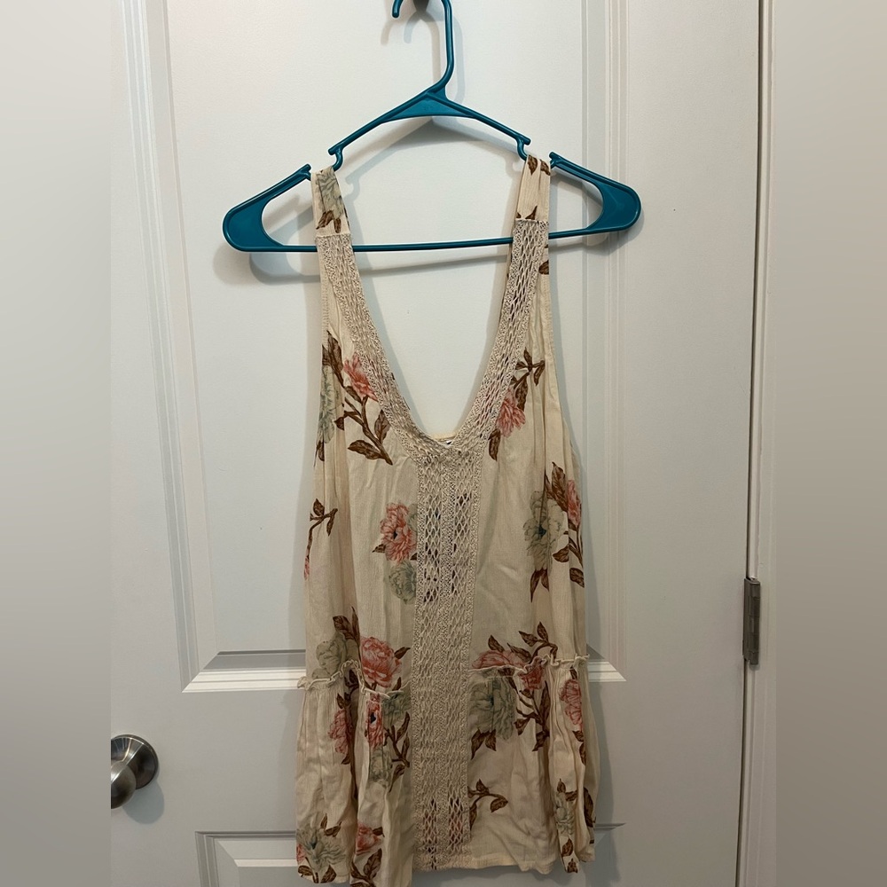 Women’s American Eagle tank top blouse- Size Medium